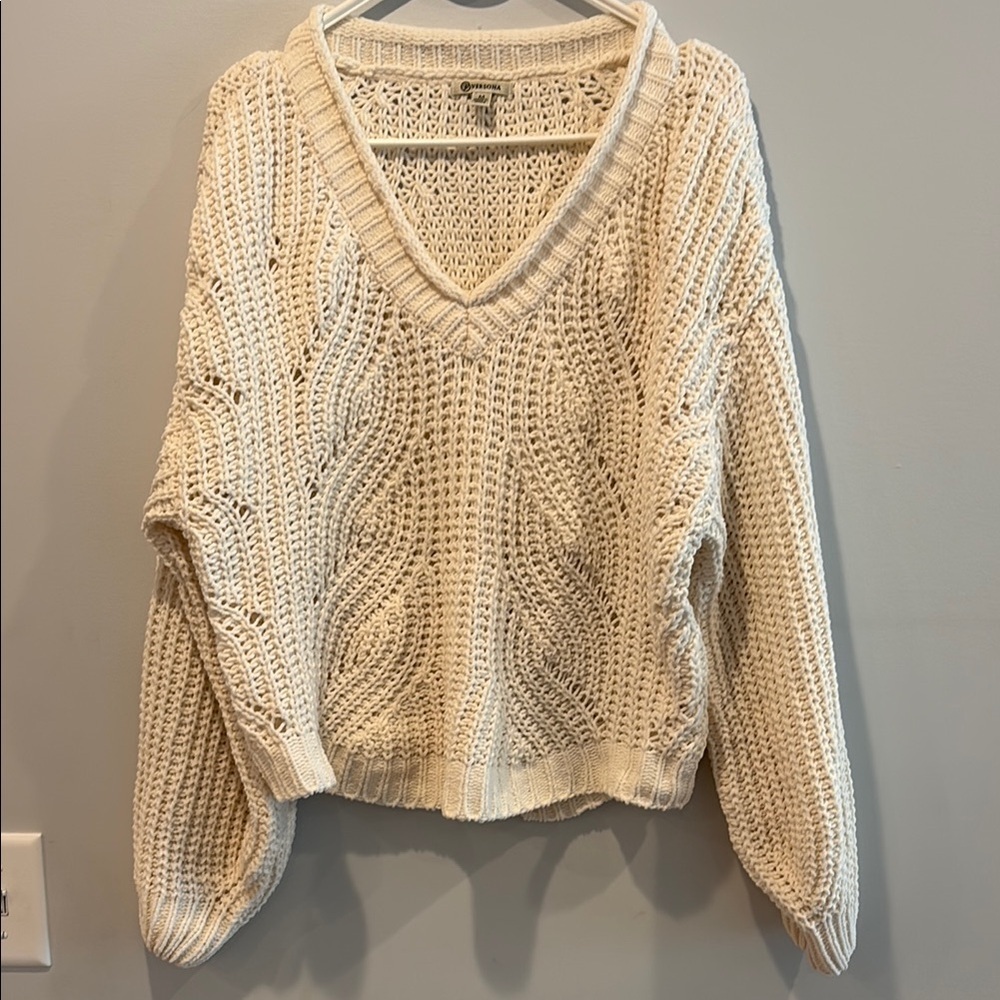 Versona Cream V-Neck Sweater with Textured Knit